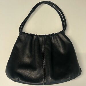 EUC Vintage Fossil Black Pebbled Leather Shoulder Bag Style #75082 Hobo Style